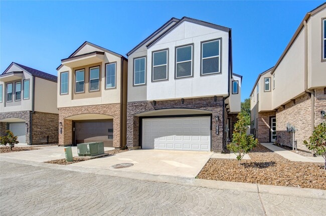 property at 2914 El Fenice Ln