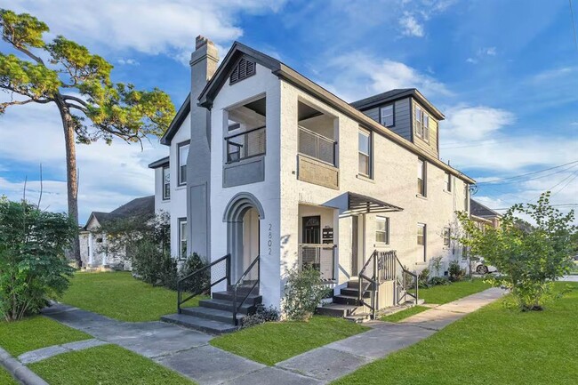 property at 2802 Palm St
