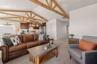 347 S 10th Ave in Caldwell, ID - Building Photo - Building Photo