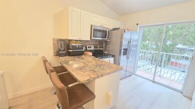 7911 SW 152nd Ave in Miami, FL - Building Photo - Building Photo