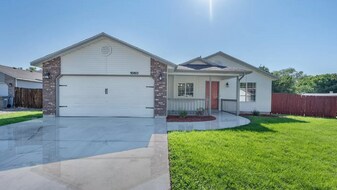 1060 Robin Pl in Mountain Home, ID - Building Photo