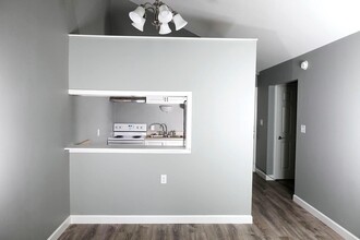 1102 Salem Ave in Dayton, OH - Building Photo - Building Photo