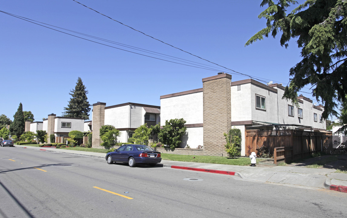 1-199 Castro St in San Leandro, CA - Building Photo