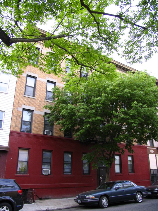 2454 Hughes Ave in Bronx, NY - Foto de edificio