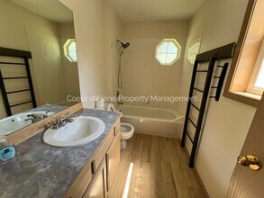 8383 N Village Dr in Hayden, ID - Building Photo - Building Photo
