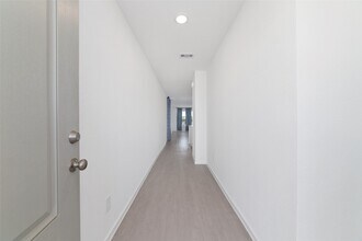 12530 Wild Strawberry Rd in Houston, TX - Building Photo - Building Photo