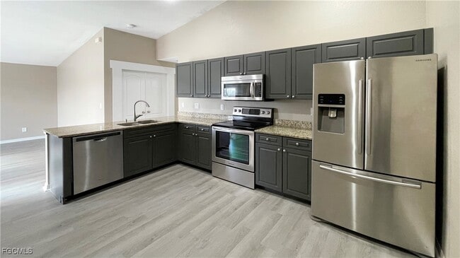 2602 Sunniland Blvd in Lehigh Acres, FL - Building Photo - Building Photo