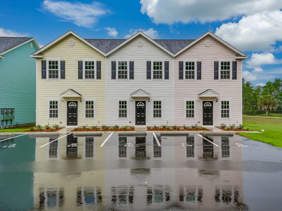 10 Old Courthouse Way-Unit -165 in Crawfordville, FL - Building Photo