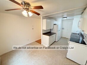 214 Pecan Dr in Spring Lake, NC - Foto de edificio - Building Photo