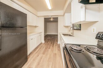 586 Udell Ln in Delray Beach, FL - Foto de edificio - Building Photo