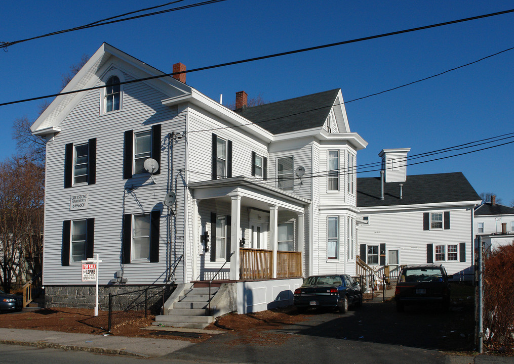 31 W 6th St in Lowell, MA - Building Photo