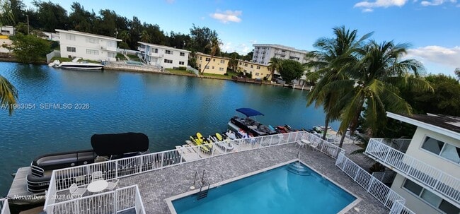 1225 Marseille Dr in Miami Beach, FL - Building Photo - Building Photo