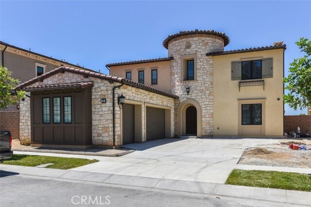 222 Clear Falls in Irvine, CA - Building Photo