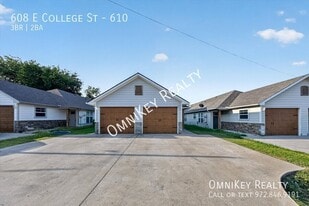 608 E College St in Sherman, TX - Building Photo