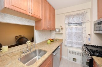 5 Roosevelt Pl, Unit 1F in Montclair, NJ - Building Photo - Building Photo