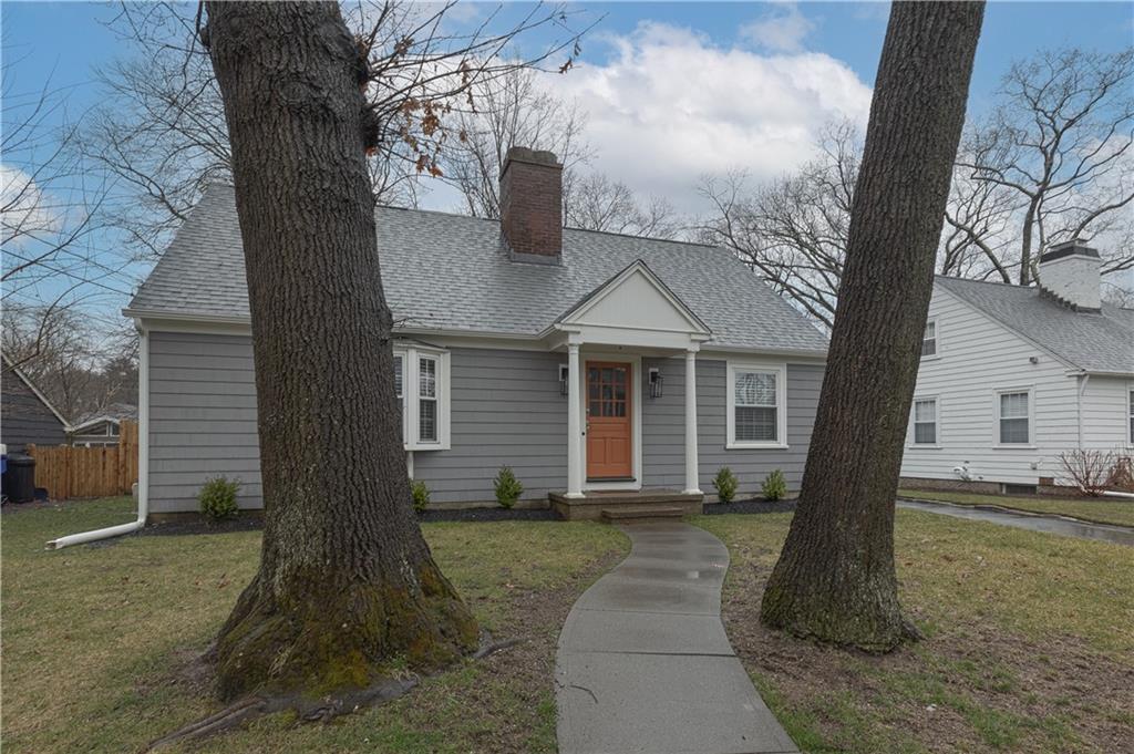 15 Kenton Ave in East Providence, RI - Building Photo