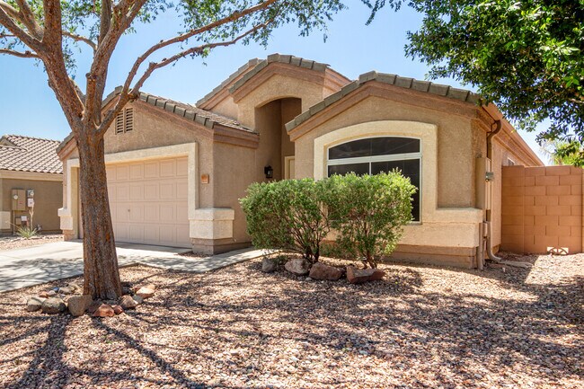 1020 S Esmeralda in Mesa, AZ - Building Photo - Building Photo