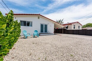 350 NW 50th St in Miami, FL - Building Photo