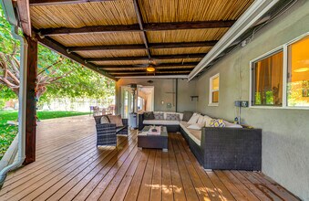 7713 Oakdale Ave in Los Angeles, CA - Building Photo - Building Photo