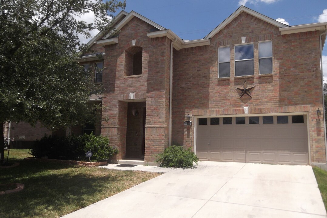 4547 Summer Fall in San Antonio, TX - Building Photo