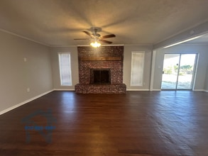 1025 Crestview Dr S in Atlanta, TX - Building Photo - Building Photo