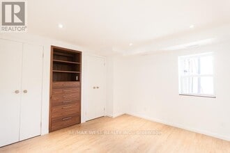 1118 Queen St W in Toronto, ON - Building Photo - Building Photo