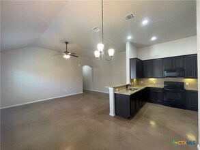 758 Saengerhalle Rd in New Braunfels, TX - Building Photo - Building Photo