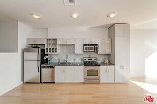 3810 Wilshire Blvd in Los Angeles, CA - Building Photo