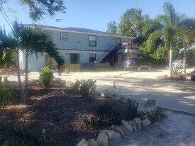 4385 Pine Lake Rd, Unit 3 in Bonita Springs, FL - Building Photo