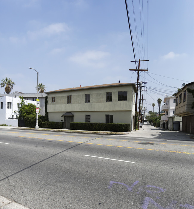 3121 W 3rd St in Los Angeles, CA - Building Photo - Building Photo