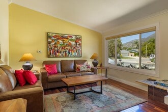 1113 Sunnyglenn Ave in Ojai, CA - Building Photo - Building Photo