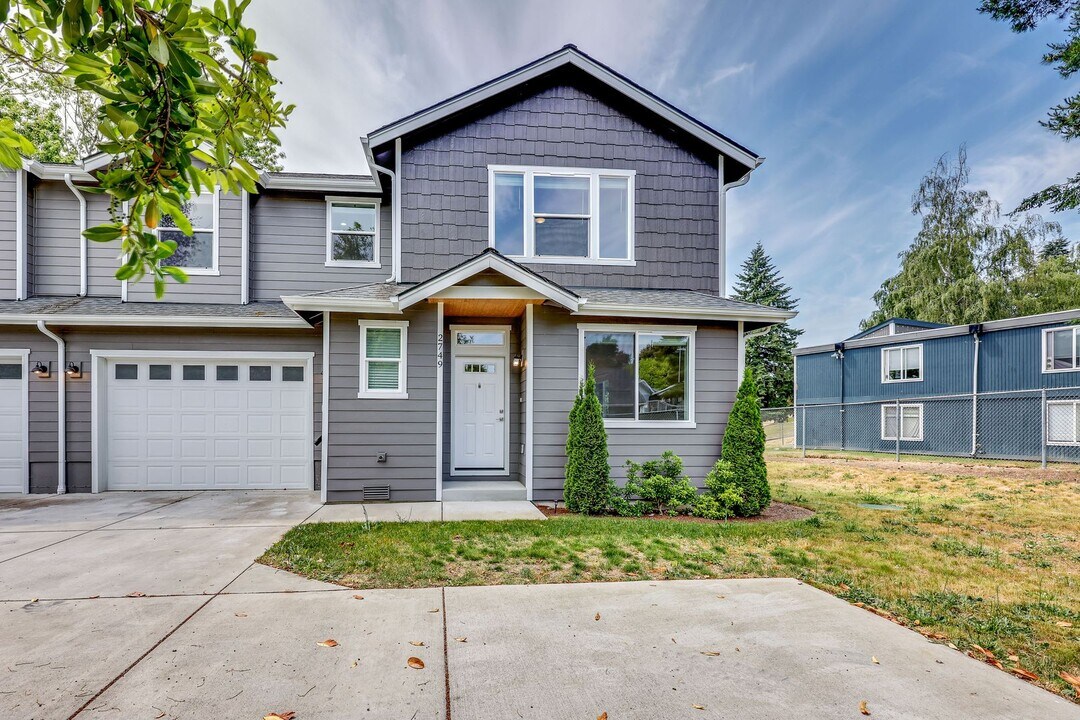 2749 Callahan Dr in Bremerton, WA - Building Photo