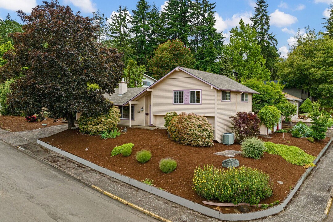 2730 Malibu Way in Eugene, OR - Building Photo