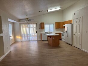 5312 Great Pine Dr in Las Vegas, NV - Building Photo - Building Photo