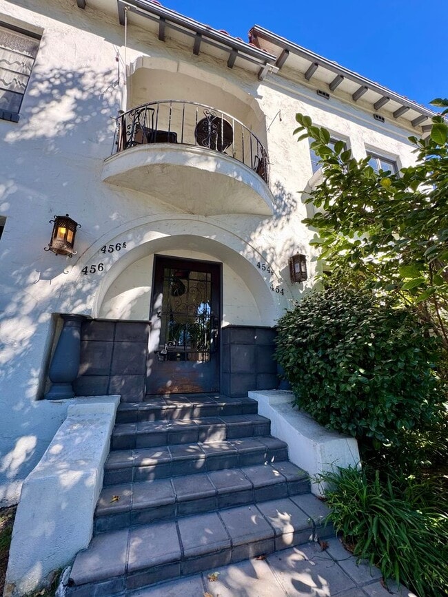 454 1/2 N Stanley Ave in Los Angeles, CA - Building Photo - Building Photo