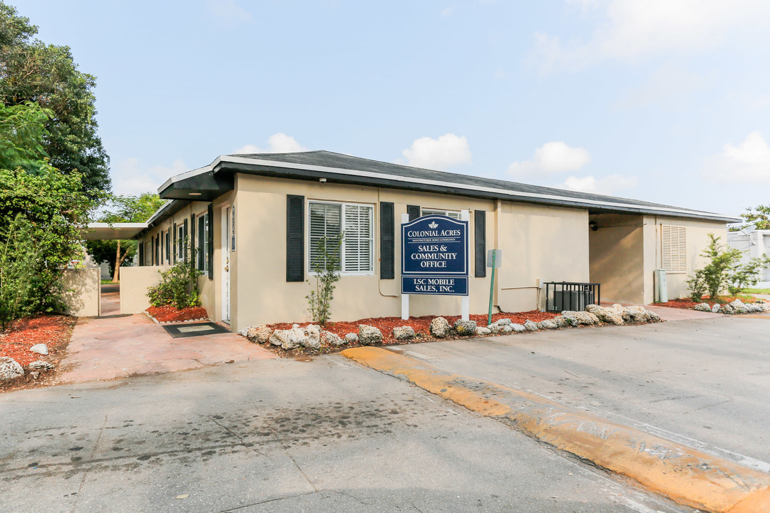 Colonial Acres in Miami, FL - Building Photo