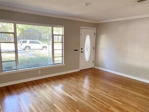 4137 Donnelly Ave in Fort Worth, TX - Building Photo - Building Photo