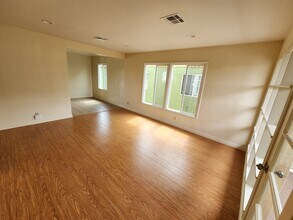 5264 Cahuenga Blvd in North Hollywood, CA - Building Photo - Building Photo