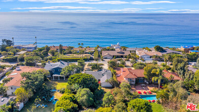 7352 Birdview Ave in Malibu, CA - Building Photo - Building Photo