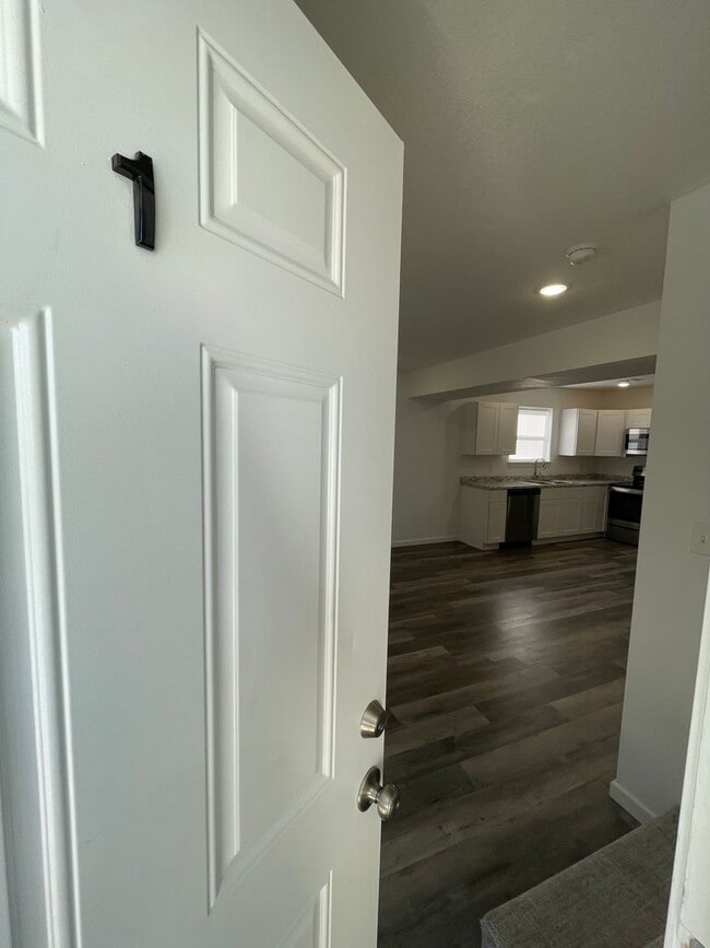 property at 410 E Doxey St