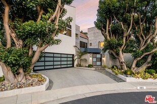 11955 Pinnacle Pl in Beverly Hills, CA - Building Photo