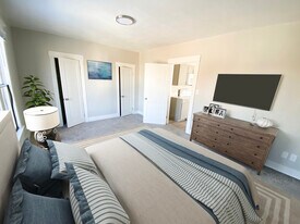 2028 W Gardner Ave, Unit 1