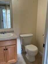 417 Hildreth St in Lowell, MA - Building Photo - Building Photo