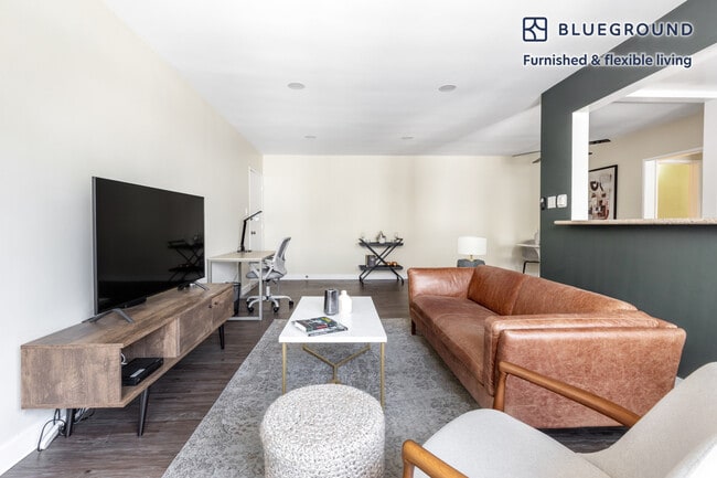 11645 Gorham Ave in Los Angeles, CA - Building Photo - Building Photo