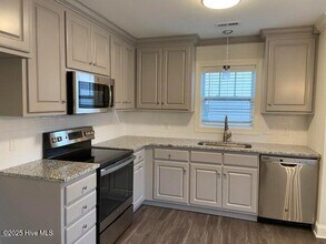 3904 Pensacola Dr in Greenville, NC - Foto de edificio - Building Photo