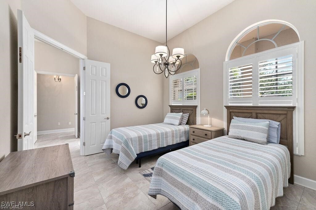 8963 Appaloosa Ct in Naples, FL - Building Photo