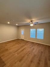 3920 Abbott Pass in Saint Hedwig, TX - Building Photo - Building Photo