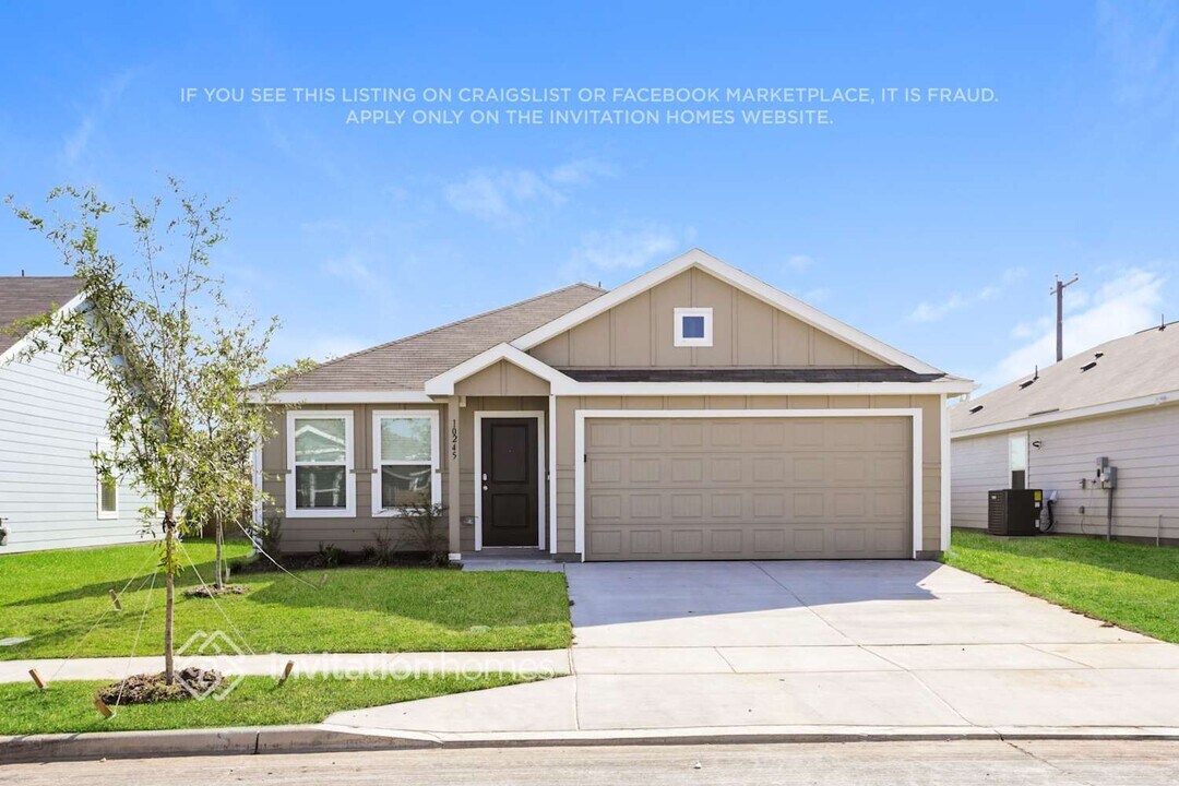 10245 Tullamore Rdg Rd in Crowley, TX - Building Photo