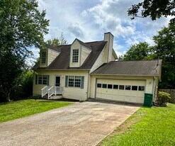 717 Shady Springs Ln in Knoxville, TN - Building Photo