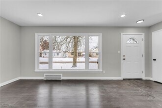 3802 Park Dr in Parma, OH - Building Photo - Building Photo